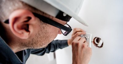 Europejski certyfikat umiejętności elektryka (EQF) – jak zdobyć kwalifikacje uznawane w całej UE?