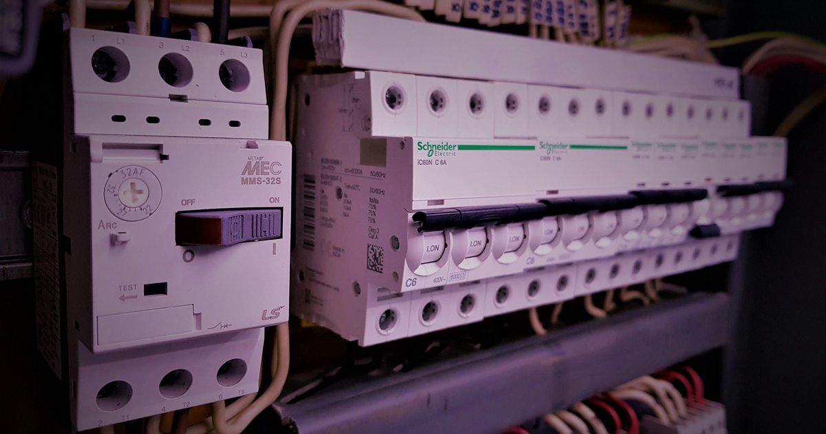Instalacja elektryczna krok po kroku – od projektu do odbioru technicznego przez inspektora