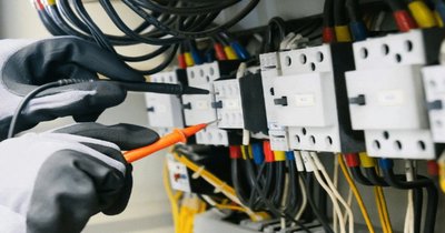 Uprawnienia SEP do 1 kV – jak zdobyć i koszt