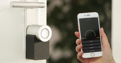 Rolety i bramy sterowane smartfonem – integracja