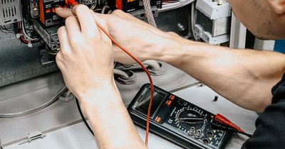 Kto moze legalnie wykonywac instalacje elektryczne?